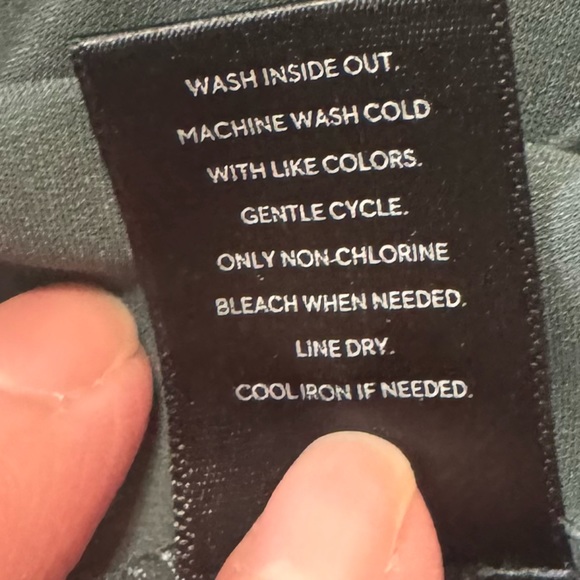 Simply Vera Wang Short Sleeve Blouse - Picture 8 of 9